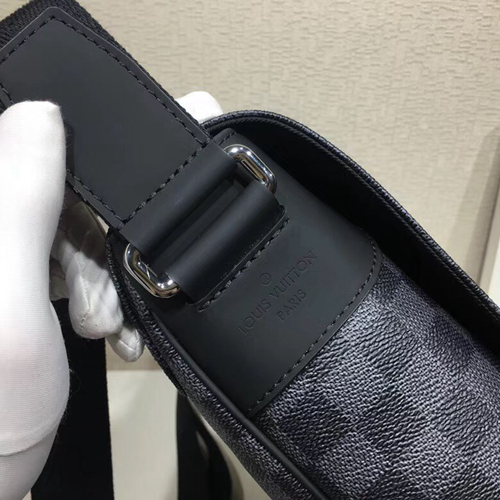 ルイヴィトンバッグ素材ディテール